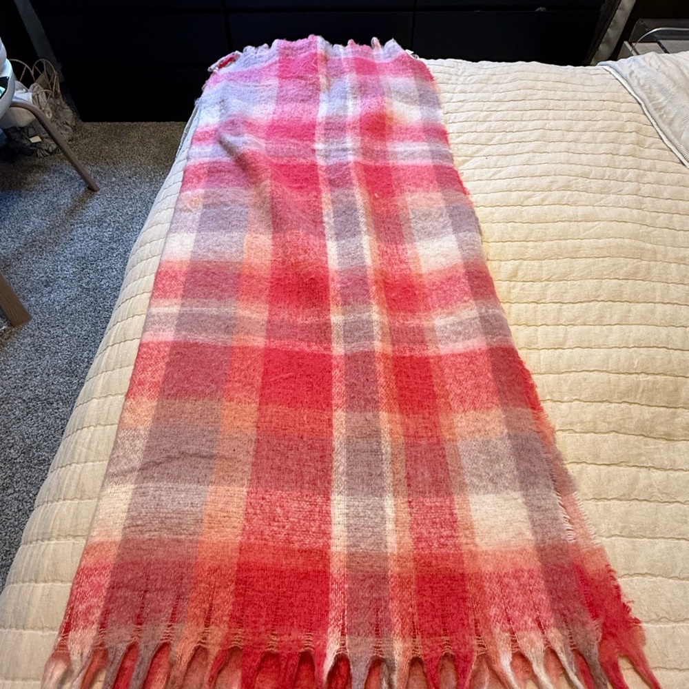 Quagga GreenLabel Pink and Red Throw
